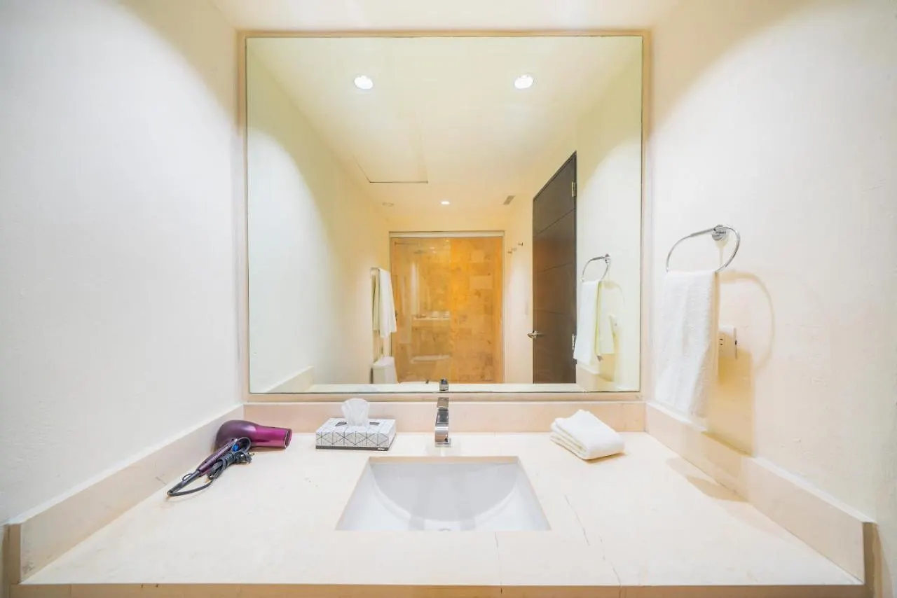 Holiday home Ocean View Condo - 2 Bedrooms - At The Elements Condos - Castillo De Arena