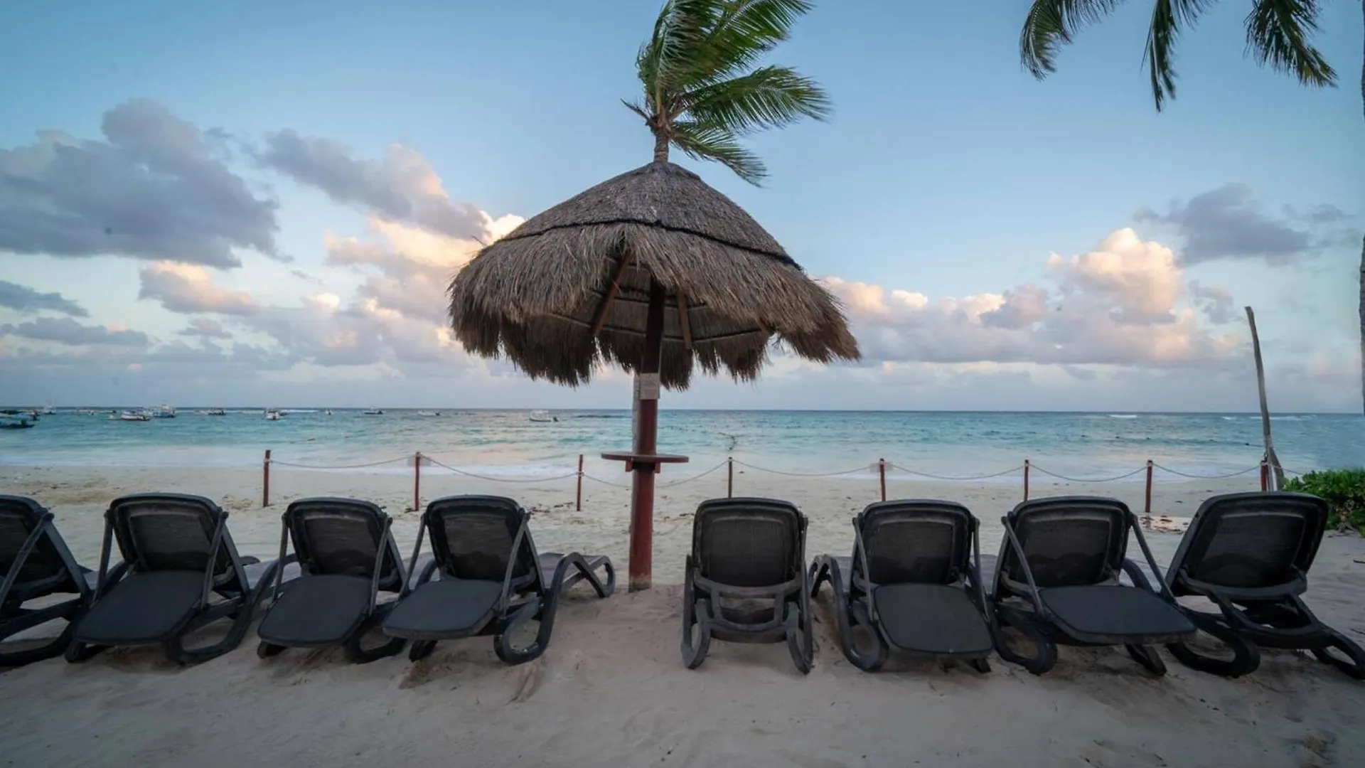 Ocean View Condo - 2 Bedrooms - At The Elements Condos - Castillo De Arena Semesterbostad Playa del Carmen