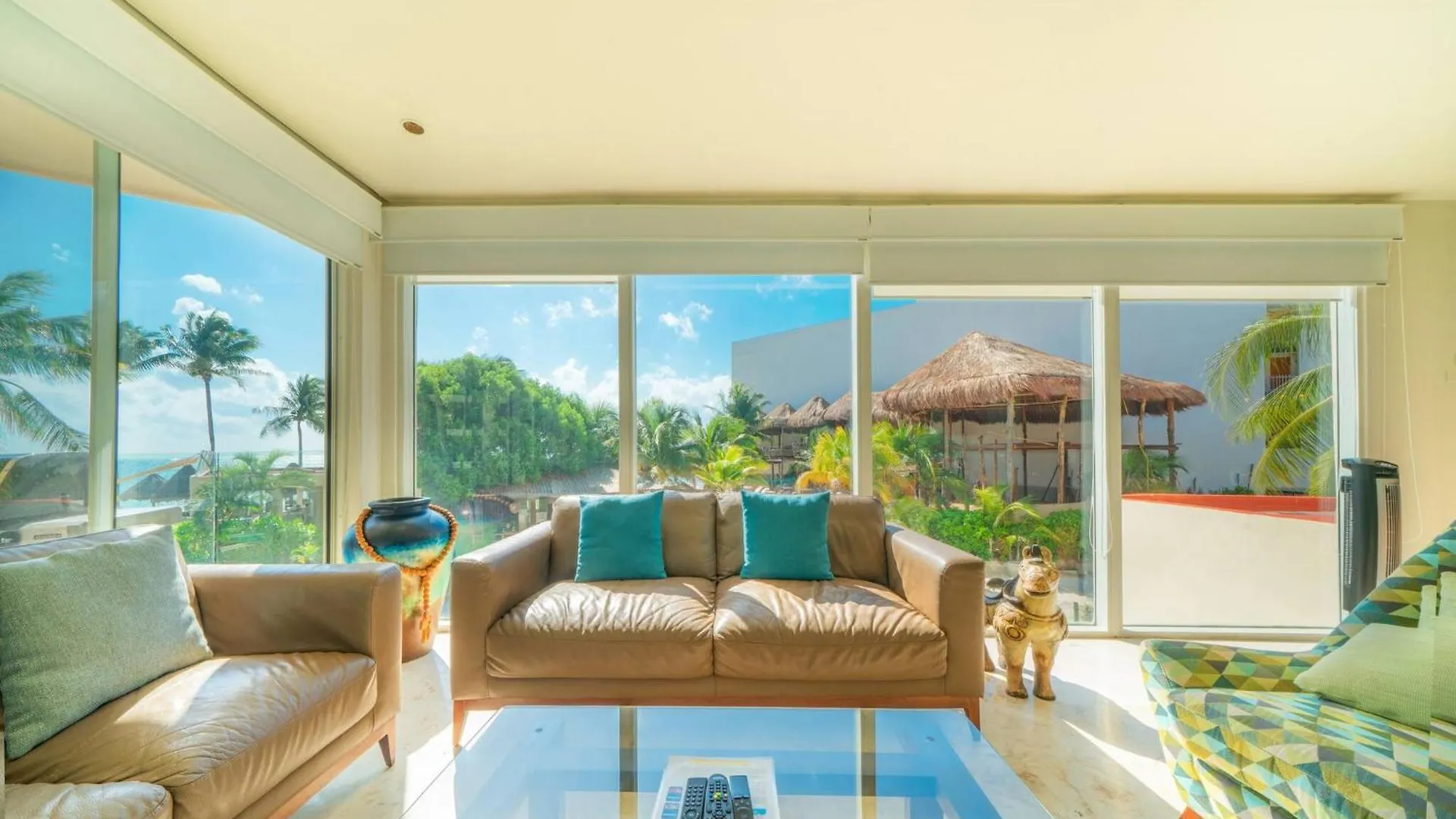 Semesterbostad Ocean View Condo - 2 Bedrooms - At The Elements Condos - Castillo De Arena Mexiko
