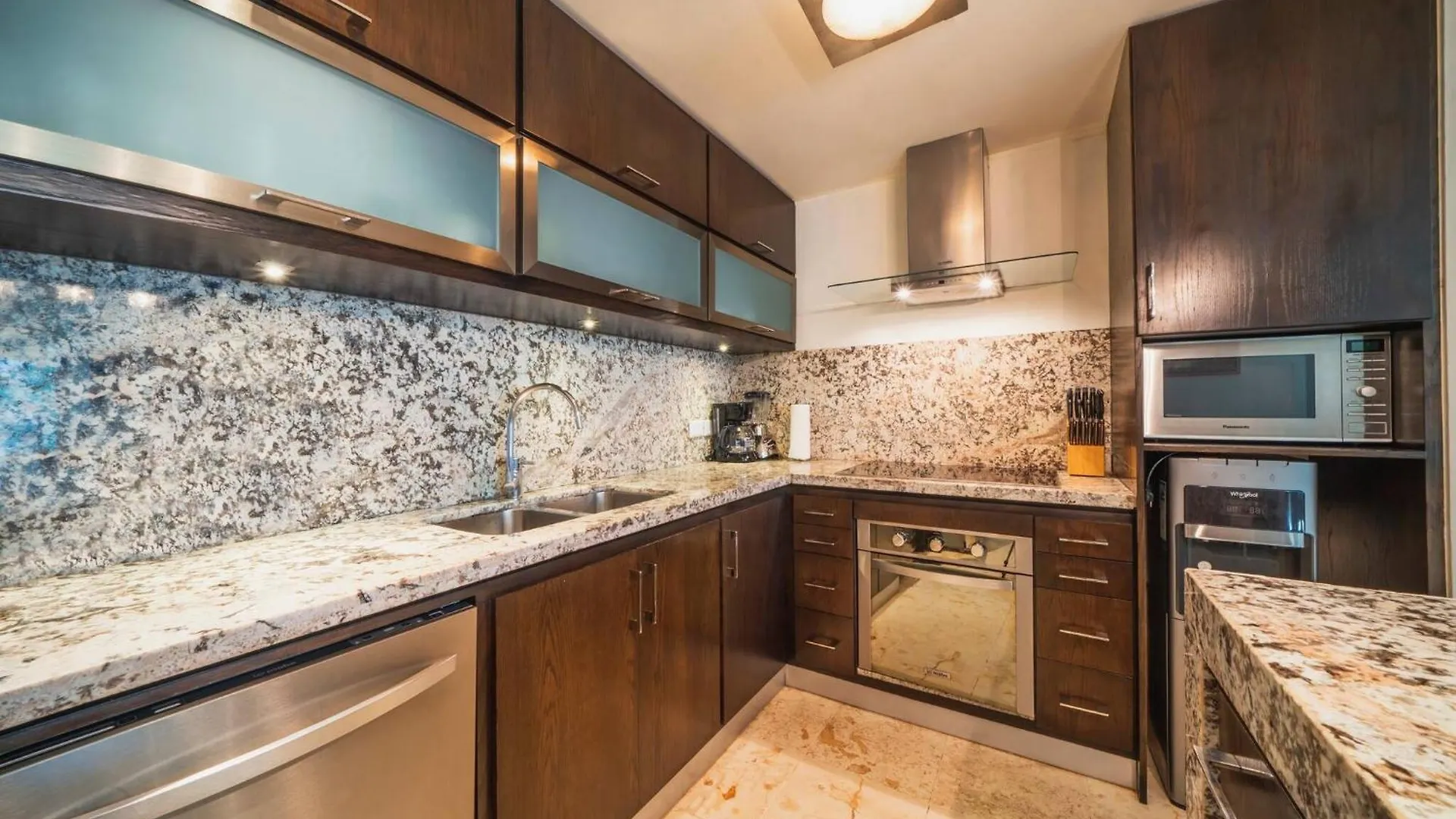Ocean View Condo - 2 Bedrooms - At The Elements Condos - Castillo De Arena